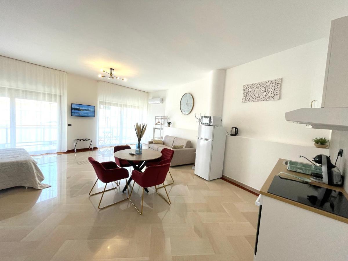 Trani Suite - Moro 10 Exterior photo